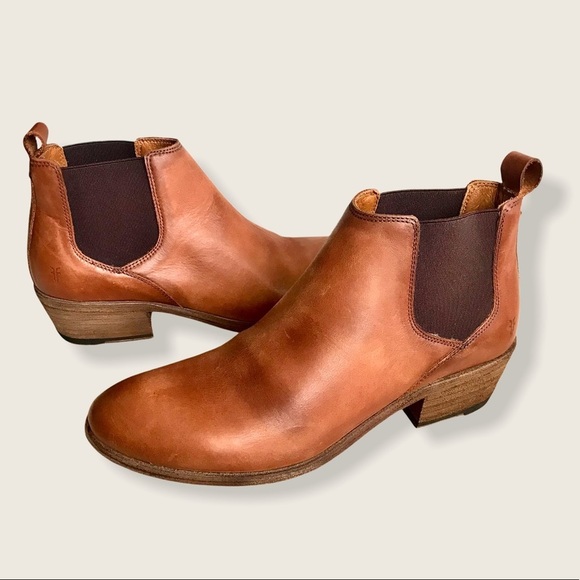 Frye Carson Chelsea Cognac Leather Cute Ankle Boot - Picture 7 of 16